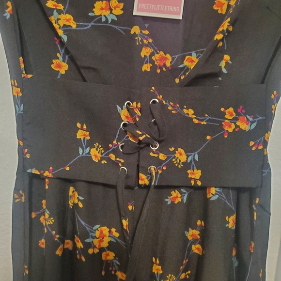 PRETTYLITTLETHING Floral Corset Jumper - Picture 3 of 5